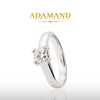 Бял златен пръстен с диамант 0,58ct